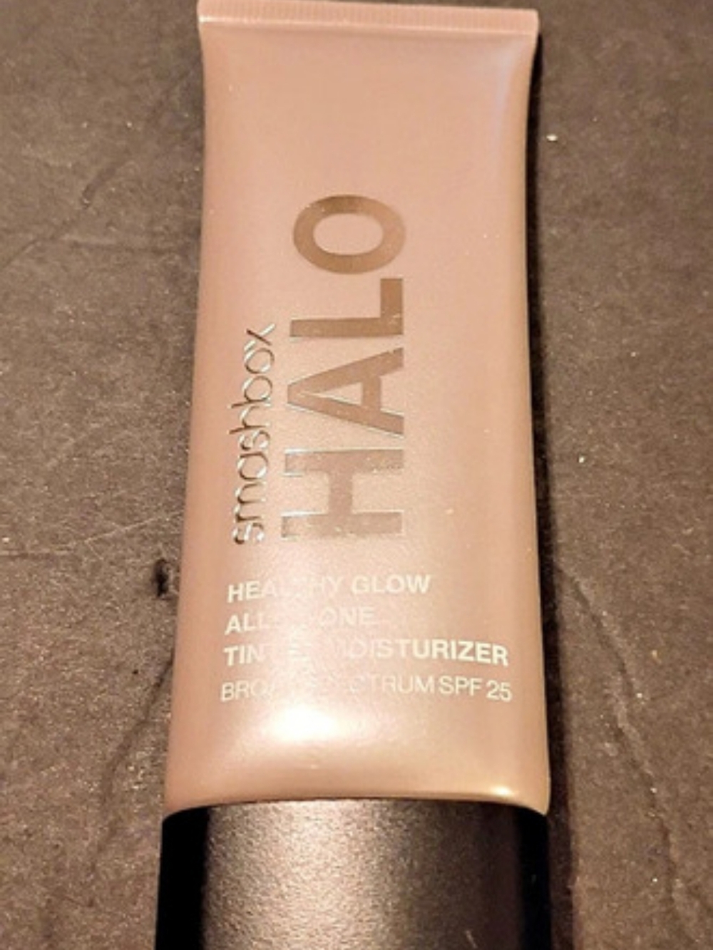 Smashbox Halo Healthy Glow All-In-One Tinted Moisturizer SPF 25 Tan Dark